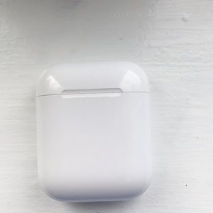 Apple AirPod charger